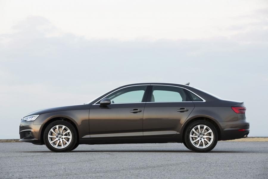  Audi A4 2.0 TFSI (B9) 2016 года  (JP) (фото 3 из 5)